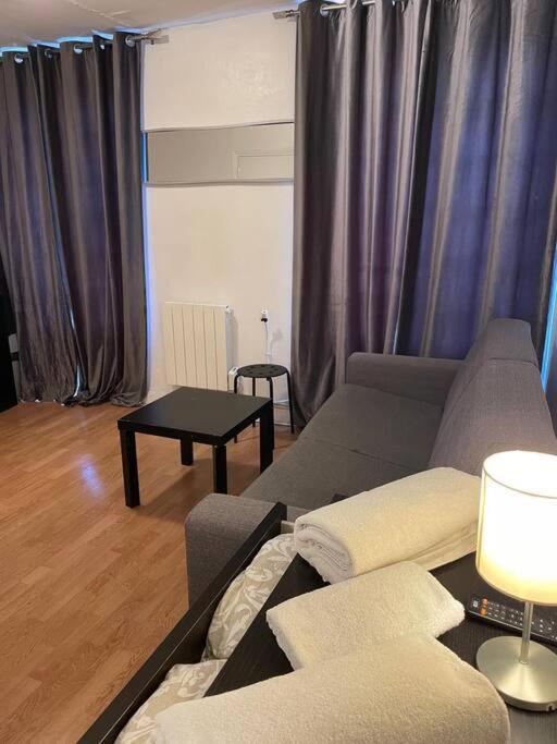 Studio Paris 14 Luaran gambar